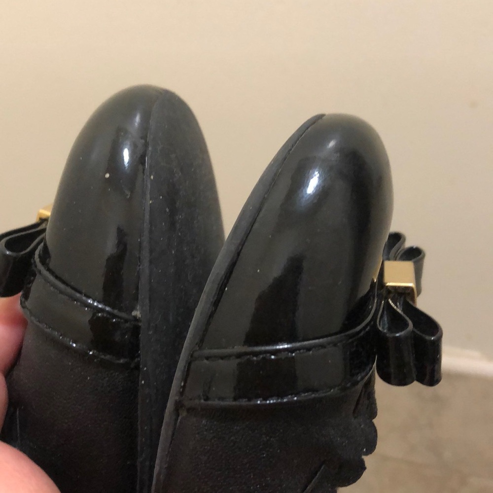 Tory Burch flat black color with gold emblem - Picture 4 of 8
